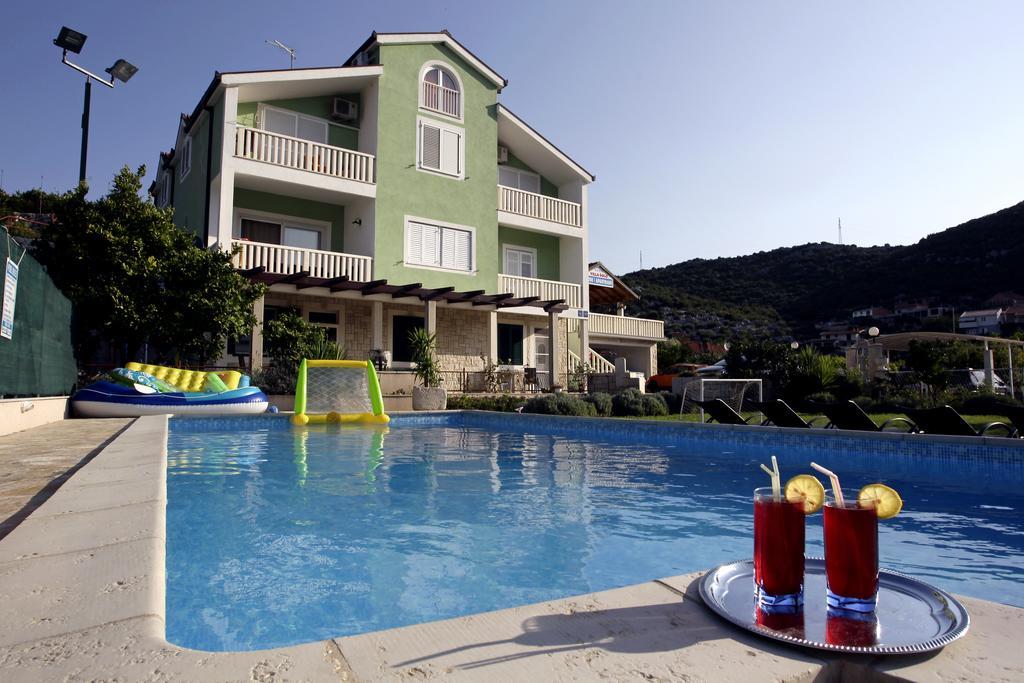 Villa Solo โพลเช ภายนอก รูปภาพ